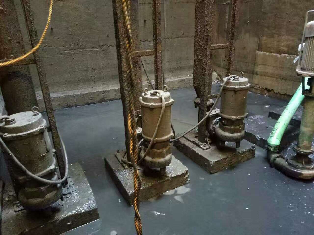 松原污水池清理